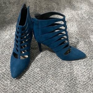 G by Guess Teal Blue Heels size 7